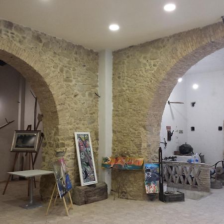 Palazzo Madeo - Residenza D'Epoca Acomodação com café da manhã Crosia Exterior foto
