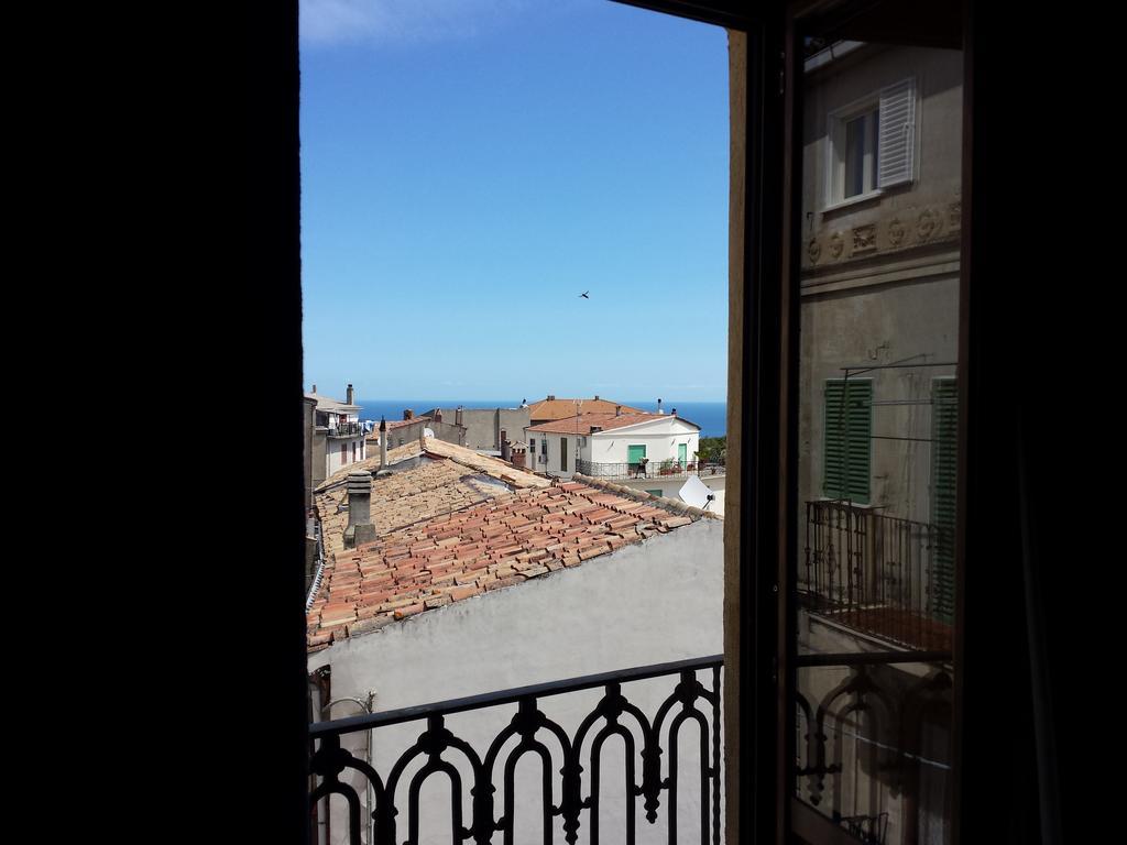 Palazzo Madeo - Residenza D'Epoca Acomodação com café da manhã Crosia Exterior foto