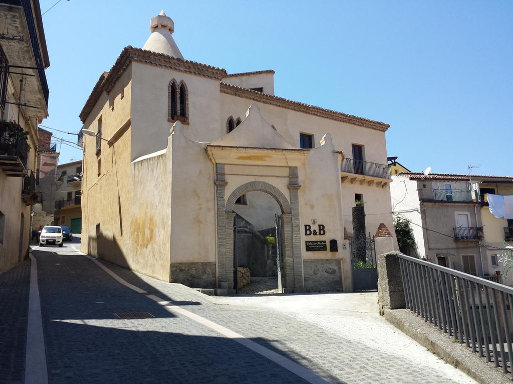 Palazzo Madeo - Residenza D'Epoca Acomodação com café da manhã Crosia Exterior foto