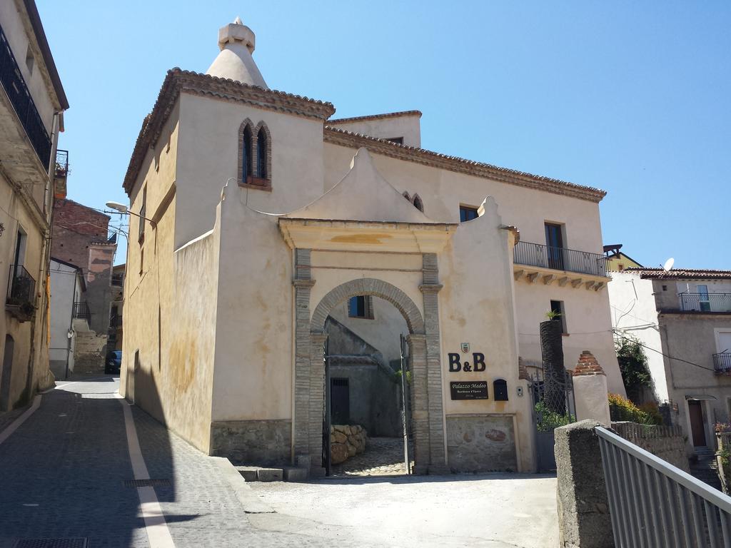 Palazzo Madeo - Residenza D'Epoca Acomodação com café da manhã Crosia Exterior foto