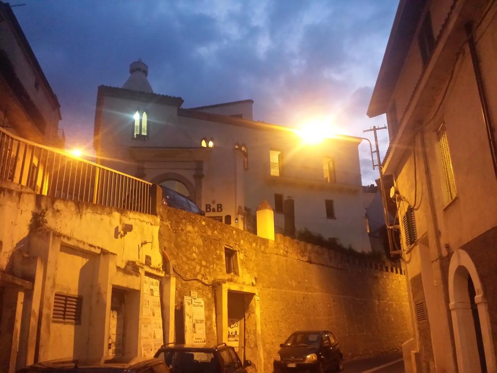 Palazzo Madeo - Residenza D'Epoca Acomodação com café da manhã Crosia Exterior foto