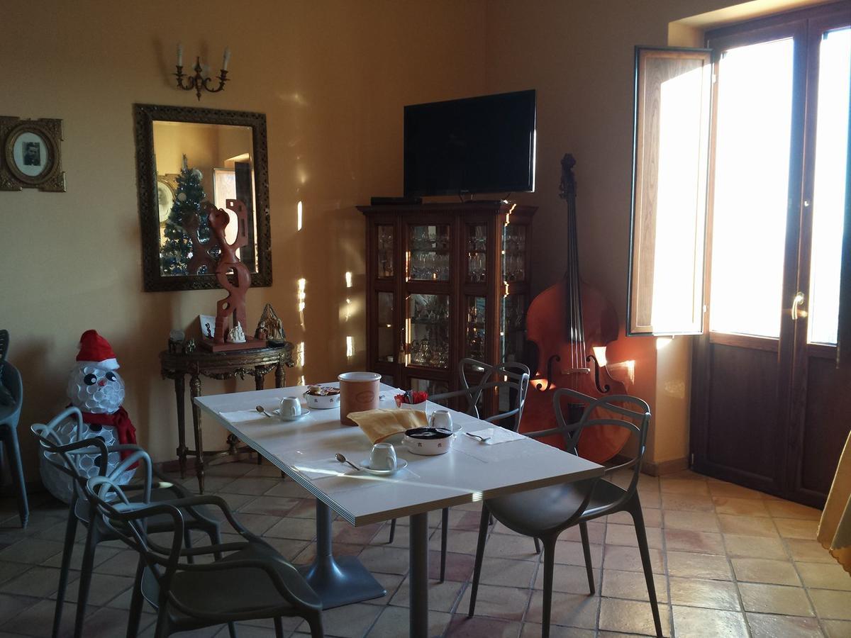 Palazzo Madeo - Residenza D'Epoca Acomodação com café da manhã Crosia Exterior foto
